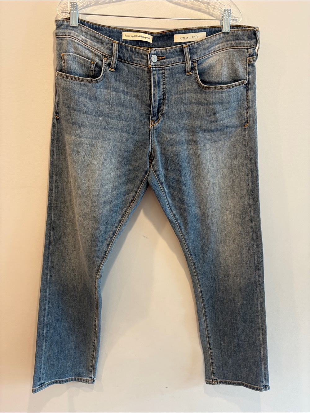 Pilcro Women's Straight Leg Jeans in Light Blue waist 19.5 rise 10 in. 30